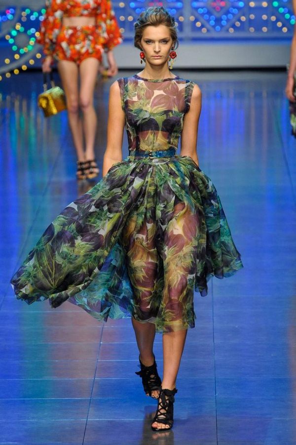 Belles robes d'été de la saison 2025-2026: les meilleurs modèles, nouveaux produits, tendances - photo