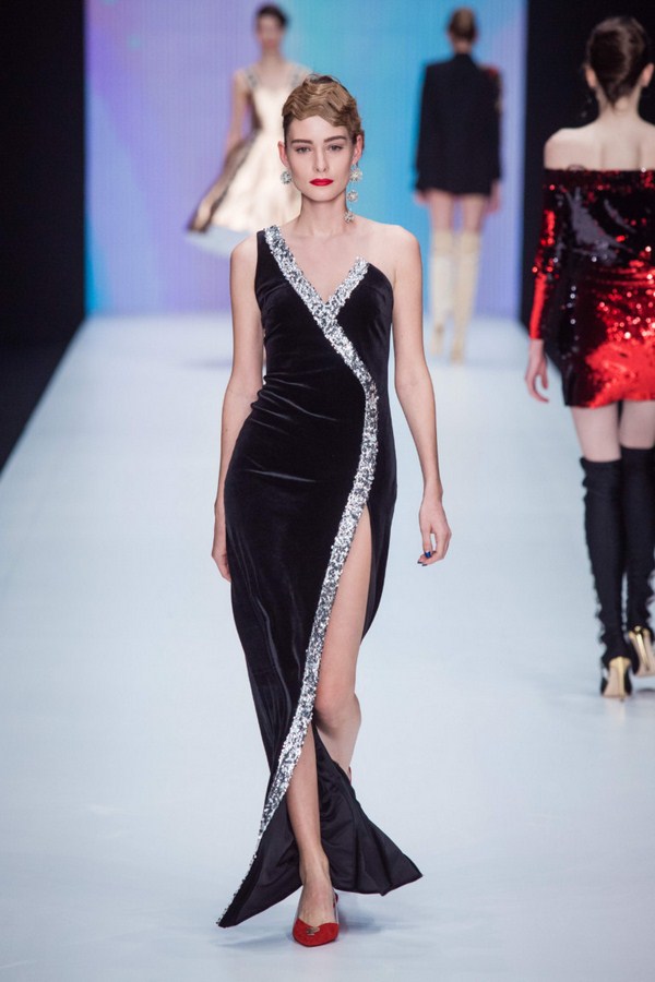 Belles robes d'été de la saison 2025-2026: les meilleurs modèles, nouveaux produits, tendances - photo