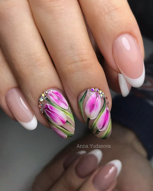 Délicieuse manucure de fleurs 2025-2026: photos, idées de manucure avec des fleurs