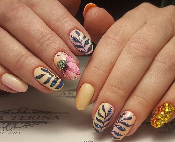 Délicieuse manucure de fleurs 2025-2026: photos, idées de manucure avec des fleurs