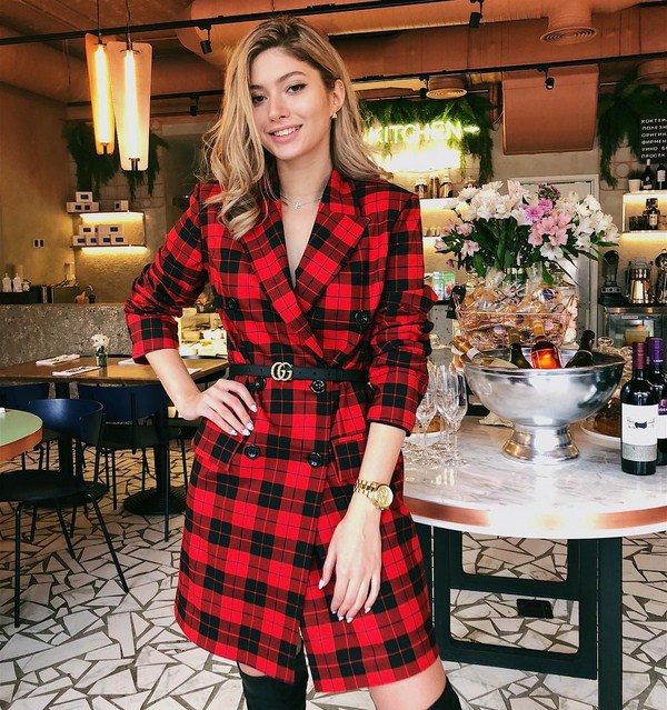 Les chemises habillées les plus en vogue de la saison 2025-2026: photos, actualités, idées d'arcs