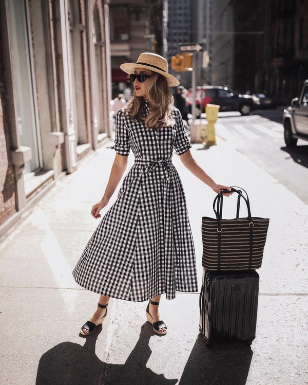 Les chemises habillées les plus en vogue de la saison 2025-2026: photos, actualités, idées d'arcs