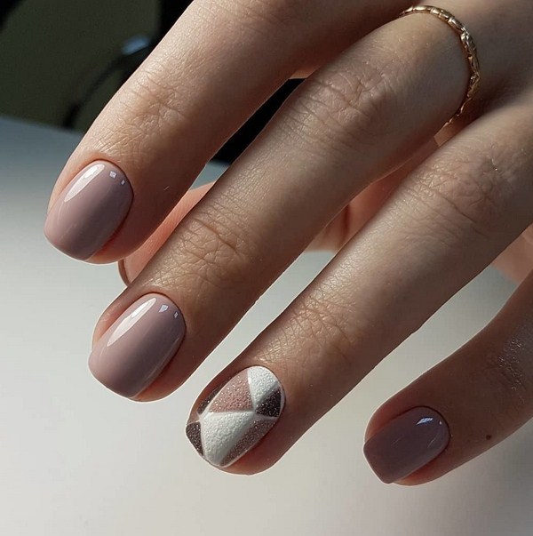 Les meilleures nouveautés de la manucure automne 2025-2026: TOP-5 technicien et TOP-5 nuances d'automne nail art