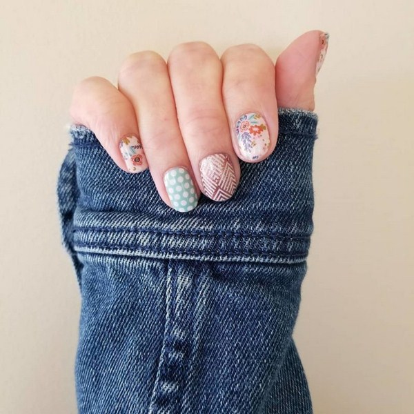 Les meilleures nouveautés de la manucure automne 2025-2026: TOP-5 technicien et TOP-5 nuances d'automne nail art