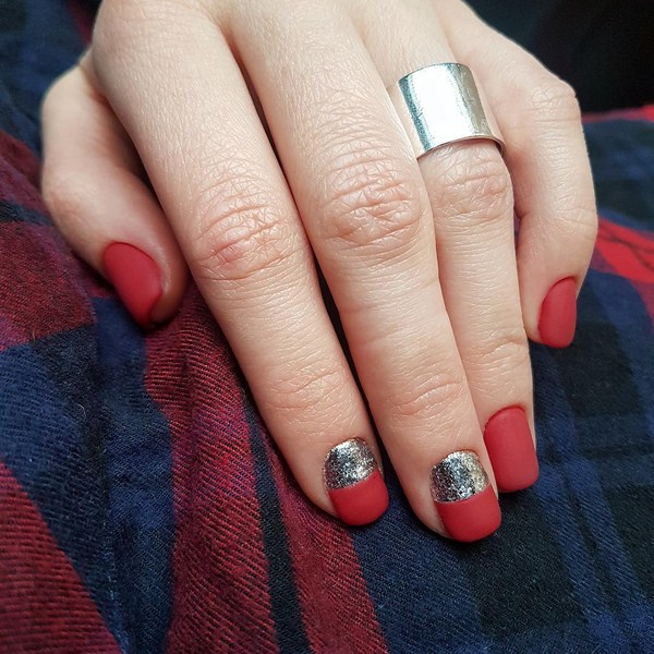 Les meilleures nouveautés de la manucure automne 2025-2026: TOP-5 technicien et TOP-5 nuances d'automne nail art