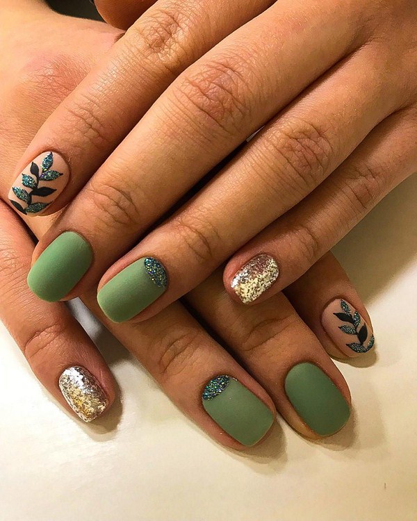 Les meilleures nouveautés de la manucure automne 2025-2026: TOP-5 technicien et TOP-5 nuances d'automne nail art