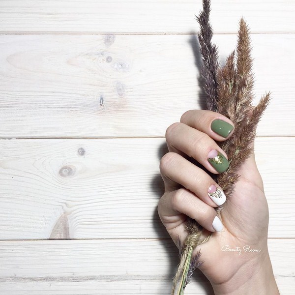 Les meilleures nouveautés de la manucure automne 2025-2026: TOP-5 technicien et TOP-5 nuances d'automne nail art