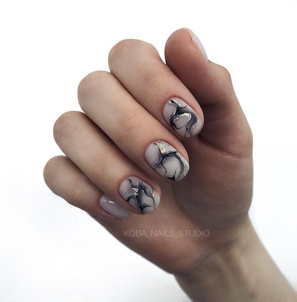 Les meilleures nouveautés de la manucure automne 2025-2026: TOP-5 technicien et TOP-5 nuances d'automne nail art