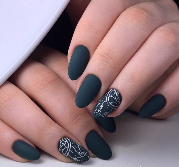 Les meilleures nouveautés de la manucure automne 2025-2026: TOP-5 technicien et TOP-5 nuances d'automne nail art