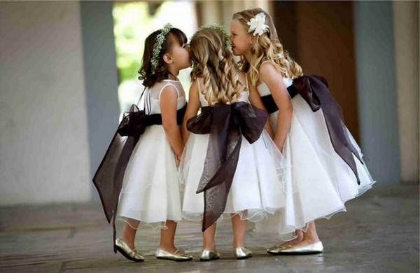 Coiffures de charme pour les filles 2025-2026: idées de photos de coiffures à la maternelle et à l'école