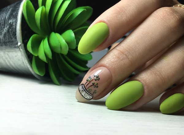 Une merveilleuse manucure pour les ongles en amande 2025-2026: photos