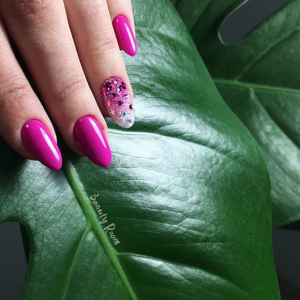 Une merveilleuse manucure pour les ongles en amande 2025-2026: photos