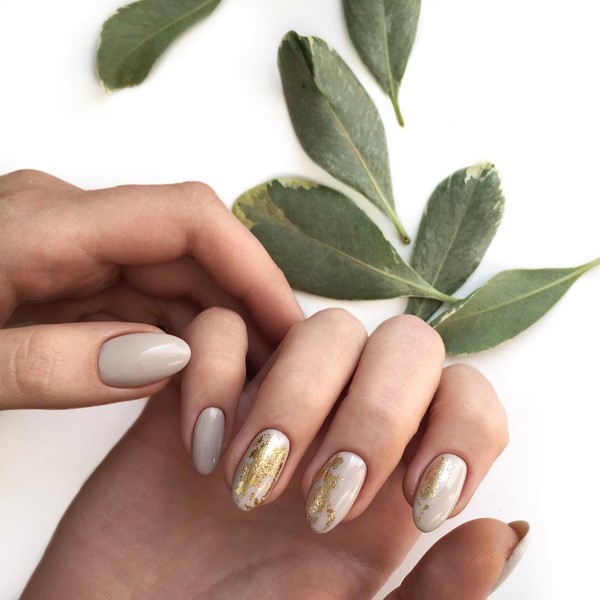 Une merveilleuse manucure pour les ongles en amande 2025-2026: photos