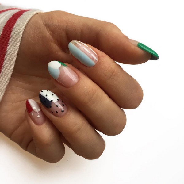 Une merveilleuse manucure pour les ongles en amande 2025-2026: photos