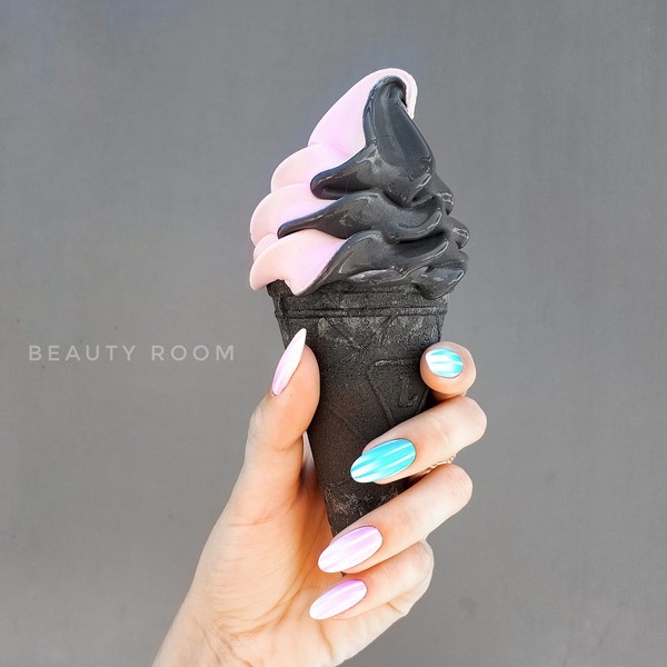 Une merveilleuse manucure pour les ongles en amande 2025-2026: photos