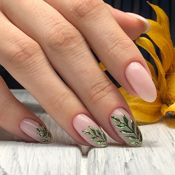 Une merveilleuse manucure pour les ongles en amande 2025-2026: photos