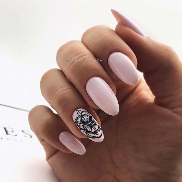 Une merveilleuse manucure pour les ongles en amande 2025-2026: photos