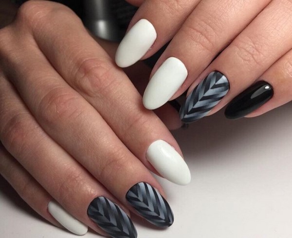 Une merveilleuse manucure pour les ongles en amande 2025-2026: photos