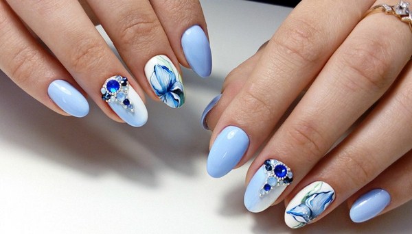 Une merveilleuse manucure pour les ongles en amande 2025-2026: photos