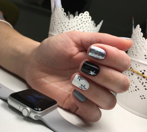 Brillante manucure du Nouvel An 2026: exemples de photos