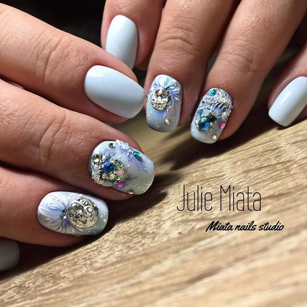 Brillante manucure du Nouvel An 2026: exemples de photos