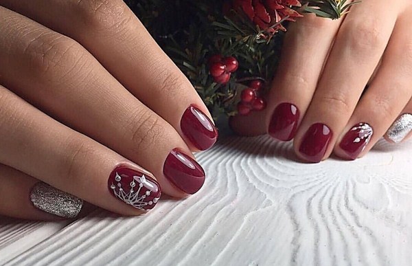 Brillante manucure du Nouvel An 2026: exemples de photos