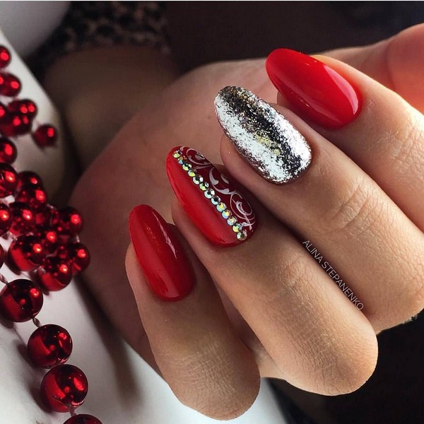 Brillante manucure du Nouvel An 2026: exemples de photos