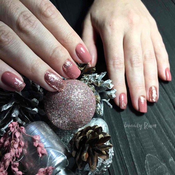 Brillante manucure du Nouvel An 2026: exemples de photos