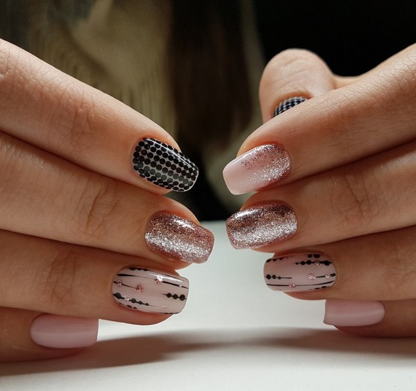 Brillante manucure du Nouvel An 2026: exemples de photos