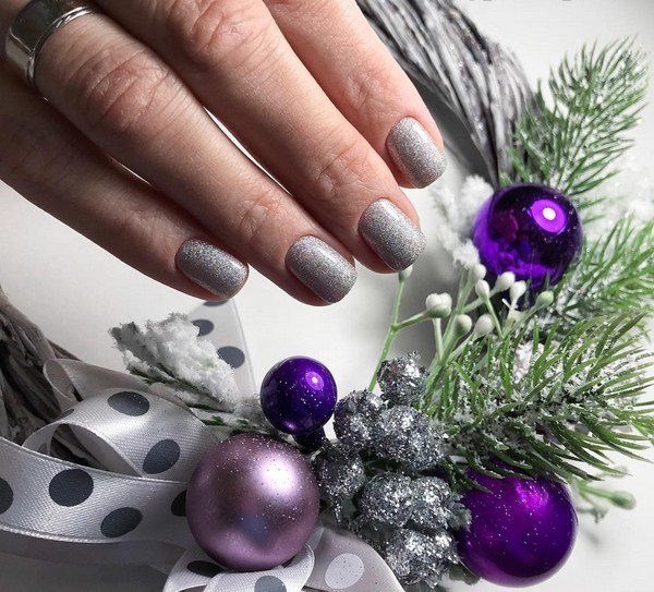 Brillante manucure du Nouvel An 2026: exemples de photos