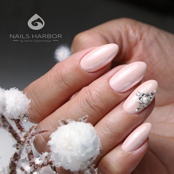 Brillante manucure du Nouvel An 2026: exemples de photos