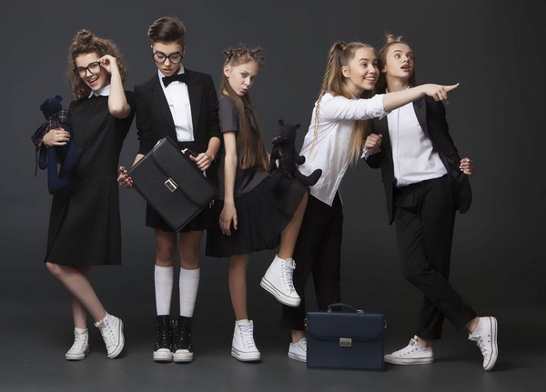 Uniforme scolaire élégant 2025-2026 pour filles et garçons: TOP 100+ idées de photos