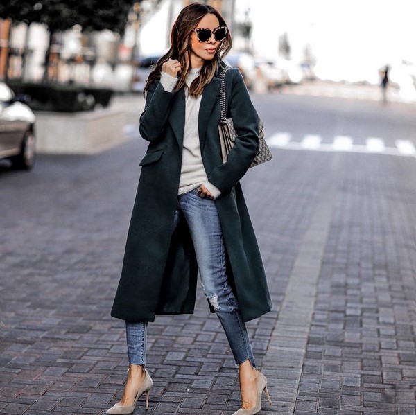 Les imperméables et trenchs les plus élégants 2025-2026: modèles et styles à la mode sur la photo