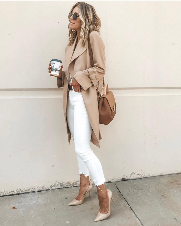 Les imperméables et trenchs les plus élégants 2025-2026: modèles et styles à la mode sur la photo