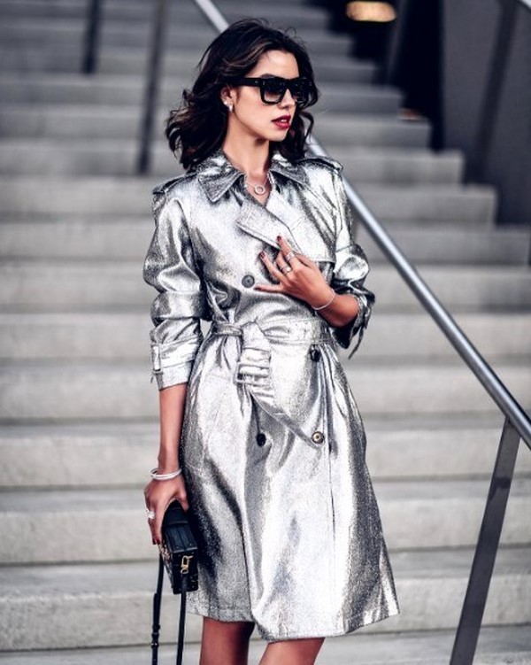 Les imperméables et trenchs les plus élégants 2025-2026: modèles et styles à la mode sur la photo