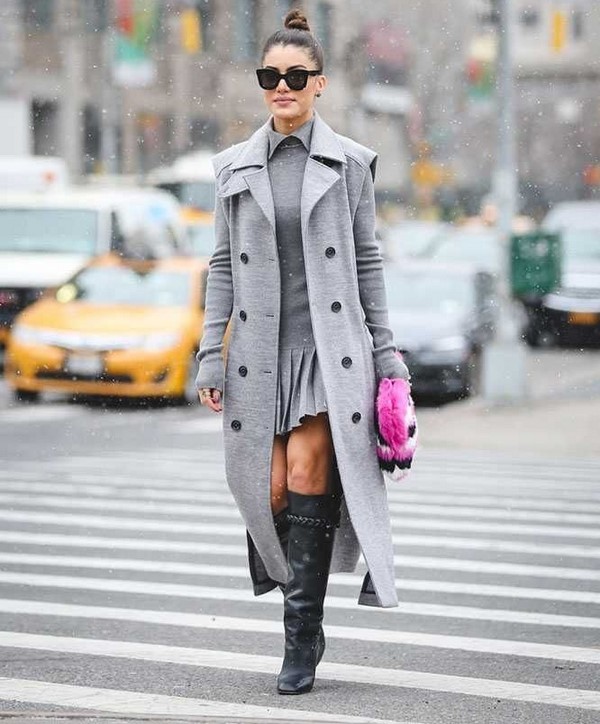 Les imperméables et trenchs les plus élégants 2025-2026: modèles et styles à la mode sur la photo