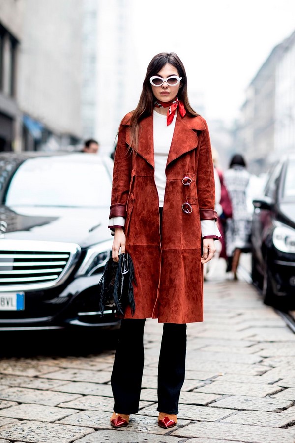 Les imperméables et trenchs les plus élégants 2025-2026: modèles et styles à la mode sur la photo