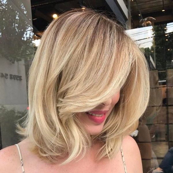 Nouvelles coupes de cheveux pour cheveux mi-longs 2025-2026: les meilleures idées photo