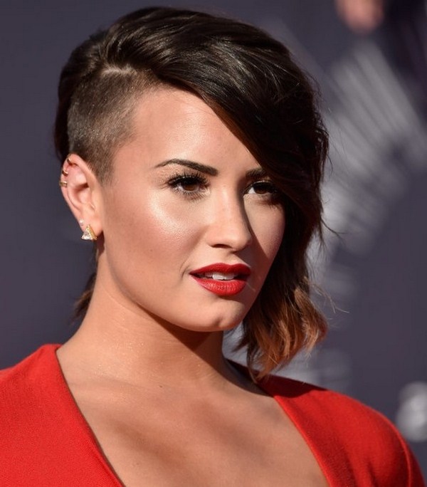 Nouvelles coupes de cheveux pour cheveux mi-longs 2025-2026: les meilleures idées photo