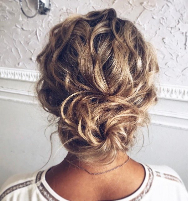 Nouvelles coiffures pour la nouvelle année 2026: les meilleures idées pour la coiffure du nouvel an pour tous les goûts