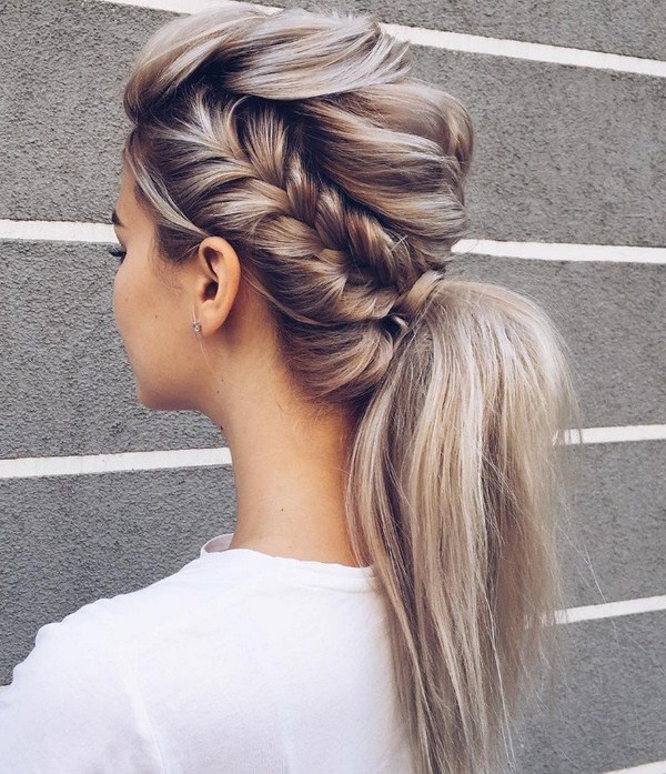 Nouvelles coiffures pour la nouvelle année 2026: les meilleures idées pour la coiffure du nouvel an pour tous les goûts