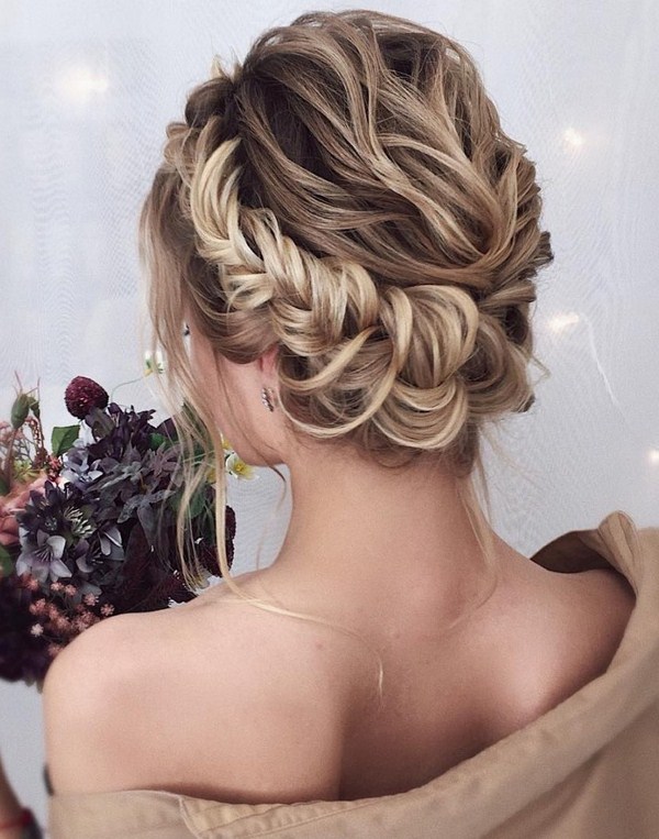 Nouvelles coiffures pour la nouvelle année 2026: les meilleures idées pour la coiffure du nouvel an pour tous les goûts