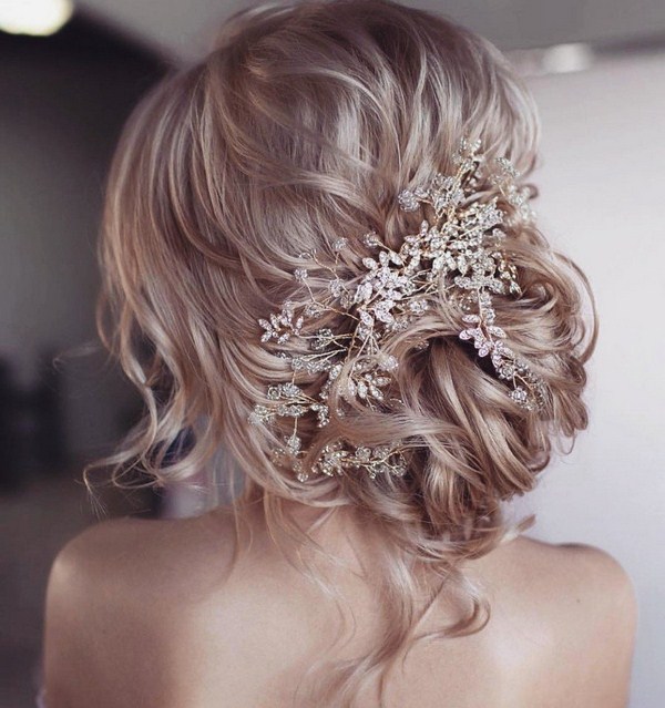 Nouvelles coiffures pour la nouvelle année 2026: les meilleures idées pour la coiffure du nouvel an pour tous les goûts