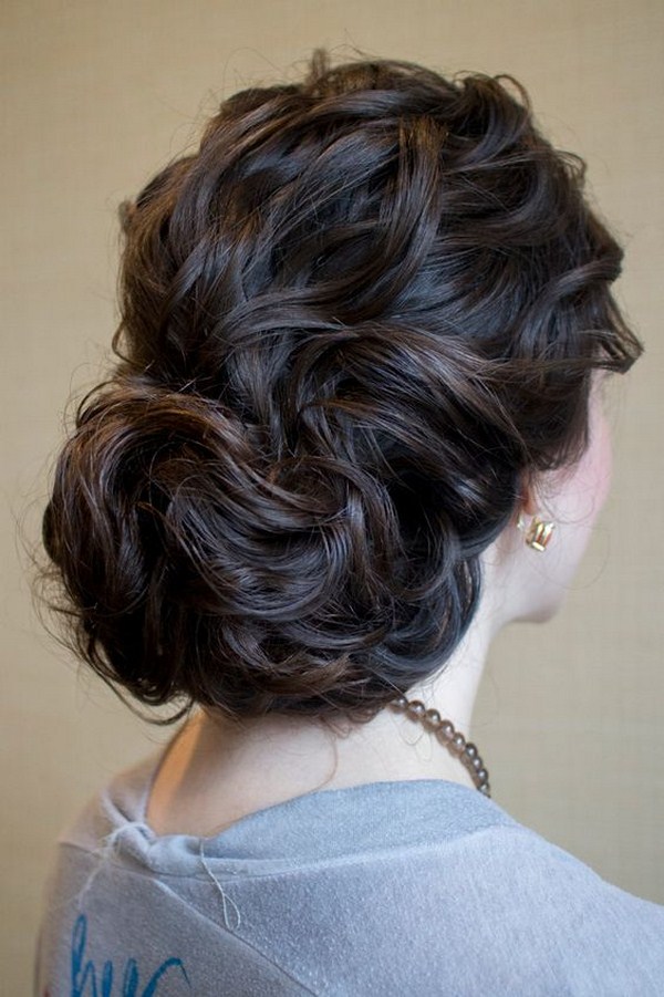 Nouvelles coiffures pour la nouvelle année 2026: les meilleures idées pour la coiffure du nouvel an pour tous les goûts