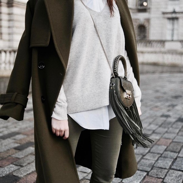 Comment s'habiller en hiver dans la saison 2025-2026: les meilleures images pour plus de 100 photos