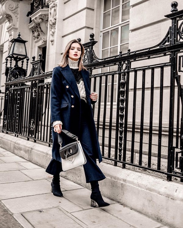 Comment s'habiller en hiver dans la saison 2025-2026: les meilleures images pour plus de 100 photos