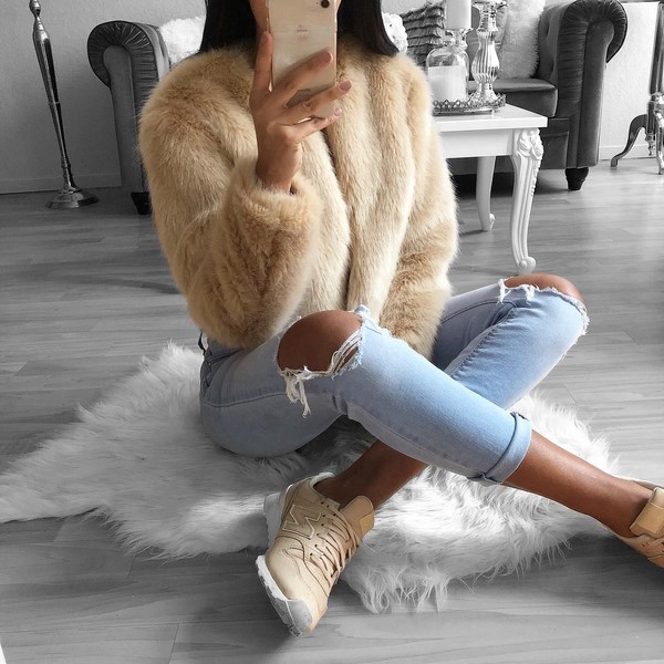 Comment s'habiller en hiver dans la saison 2025-2026: les meilleures images pour plus de 100 photos