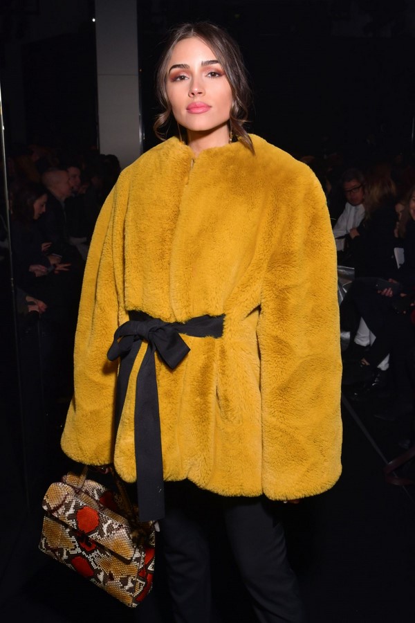 Comment s'habiller en hiver dans la saison 2025-2026: les meilleures images pour plus de 100 photos