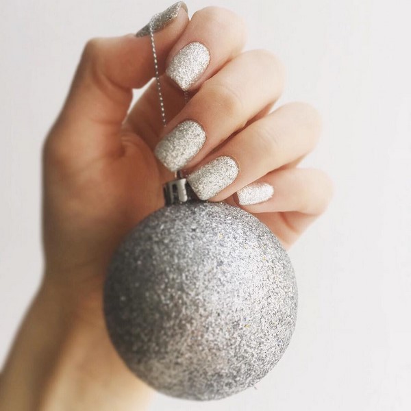 Nouvelle manucure hiver 2025-2026: TOP 10 des tendances du nail art hivernal