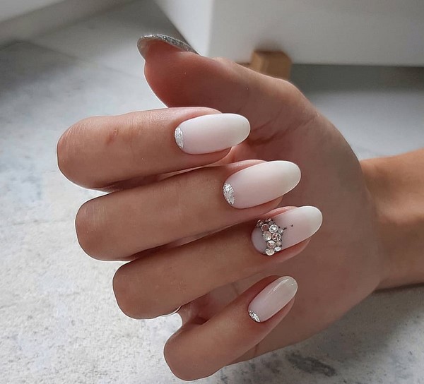 Nouvelle manucure hiver 2025-2026: TOP 10 des tendances du nail art hivernal